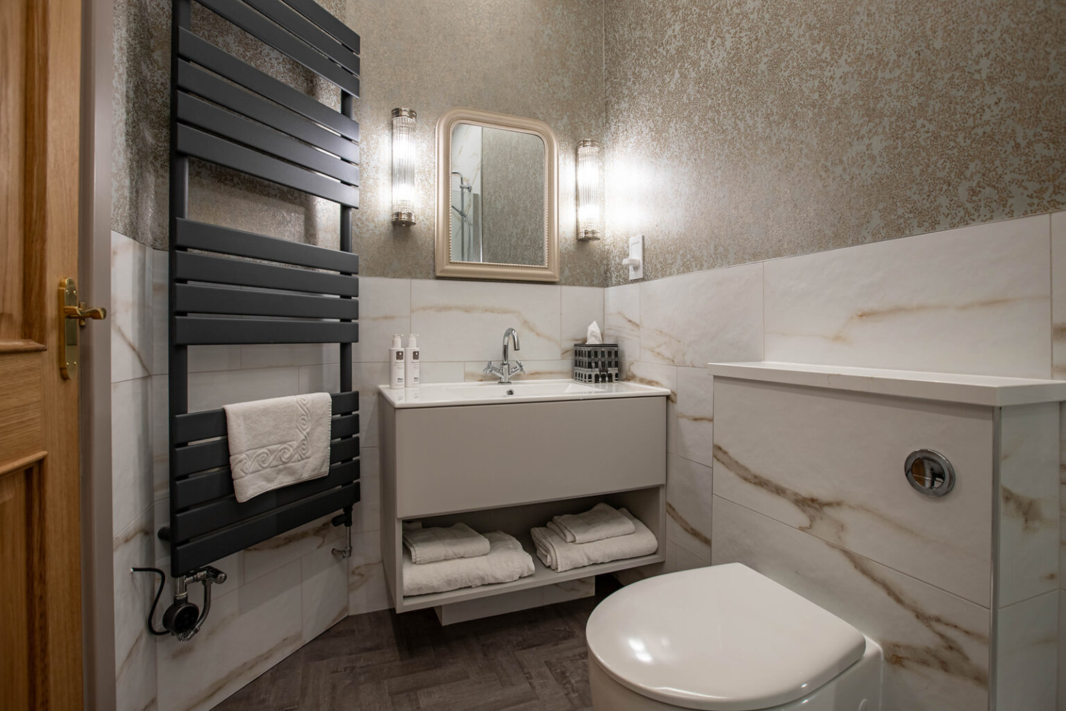 Room 8 Superior King Suite At The Heather Glen Country House Hotel